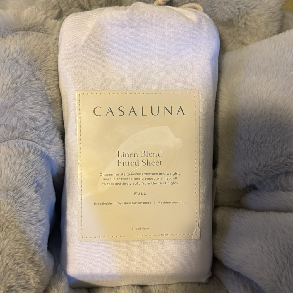 COPY - NWT Casaluna-Full linen blend fitted sheet in white